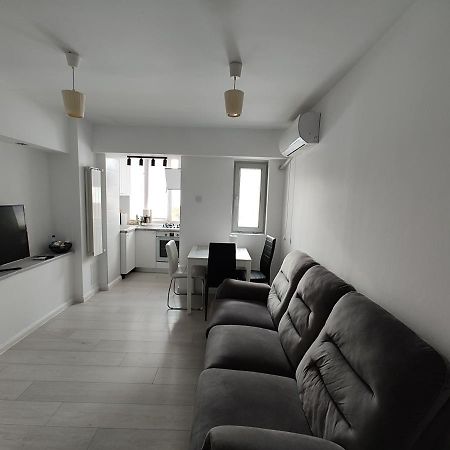 Ultracentral Ploiesti Apartment-Free Private Parking Eksteriør bilde